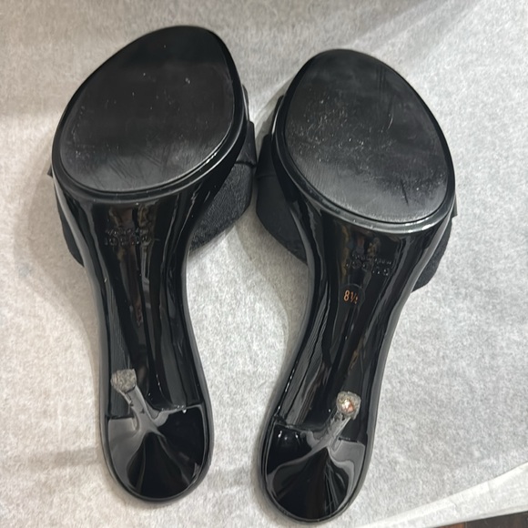 GUCCI Shoes
black monogram mules - Picture 5 of 5